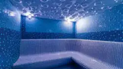 Jacuzzi z prysznicami